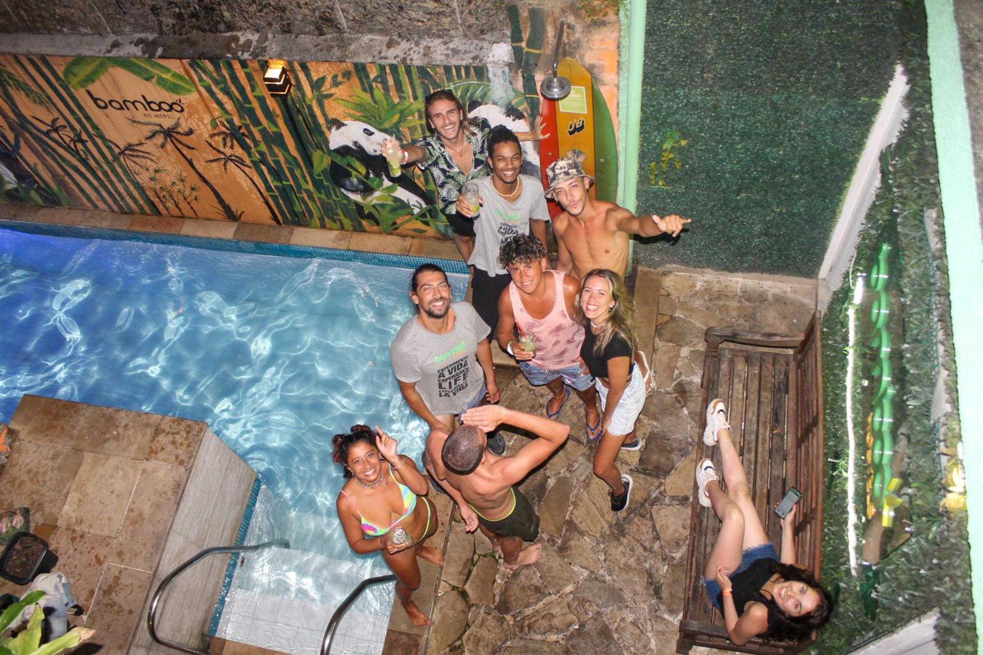 Bamboo Rio Albergue *