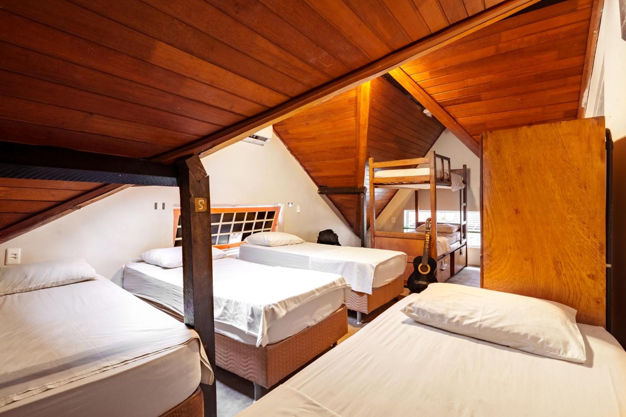 Bamboo Rio Albergue *